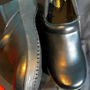 Anti slip.shoes. Great for nurses